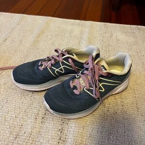 karhu Dark Gray Shoes with Pink Accents